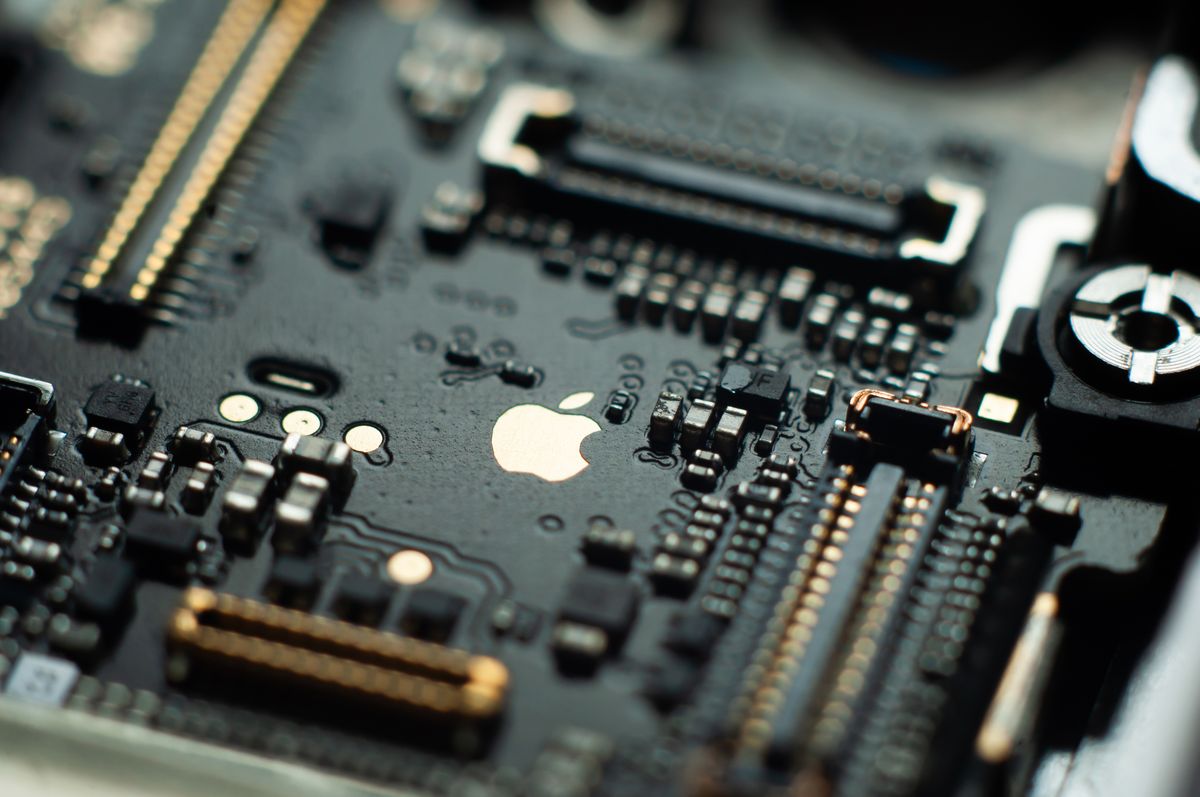 Diagnóstico y reparación de placa base iPhone en Gijón - iGSM técnicos expertos